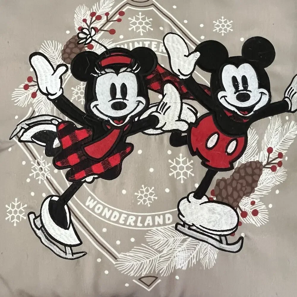 Disney St. Nicholas Pillow Mickey Minnie Mouse Skating Xmas Winter Wonderland